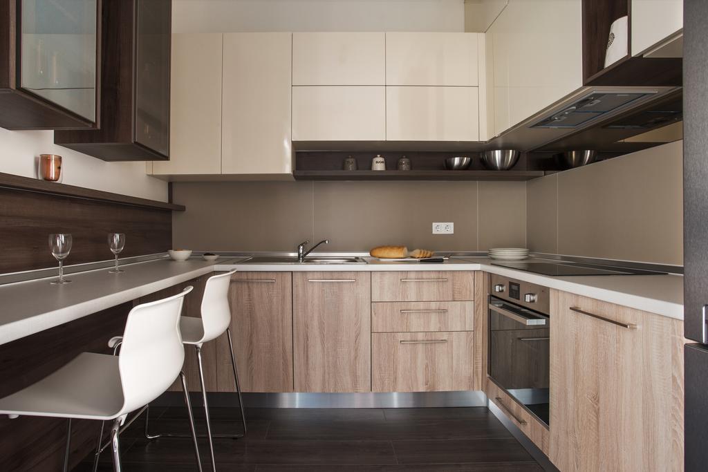 Modern Double Bedroom Apartment In Arkadia Odesa Exterior photo