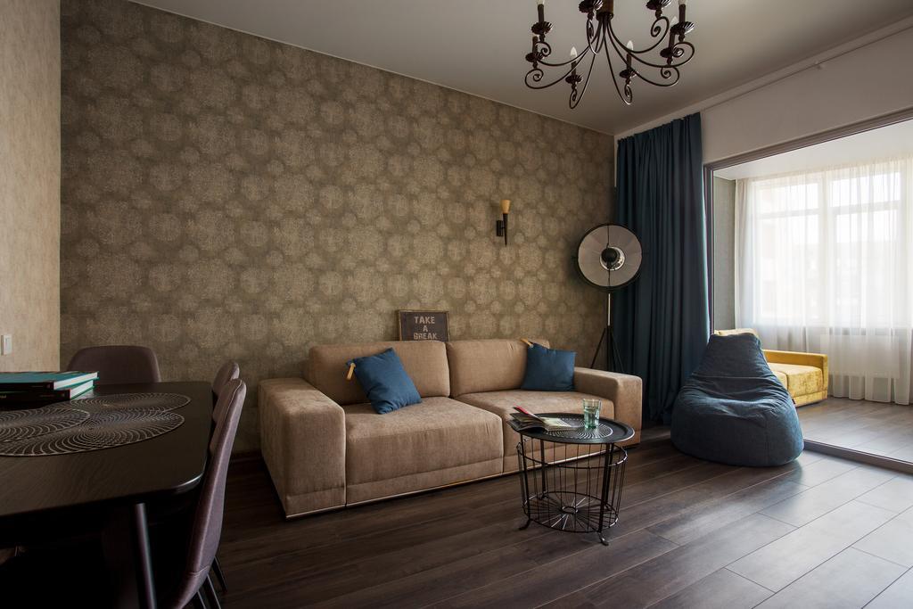 Modern Double Bedroom Apartment In Arkadia Odesa Exterior photo