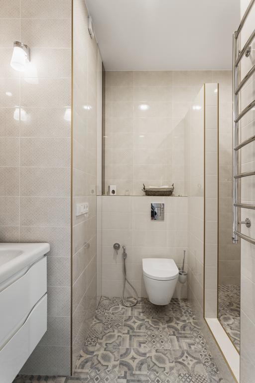 Modern Double Bedroom Apartment In Arkadia Odesa Exterior photo